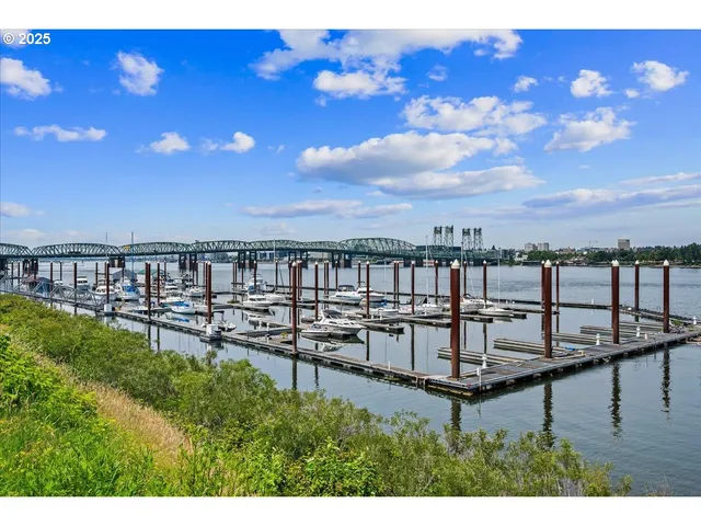 $469,000 | 707 North Hayden Island Drive, Unit 223, Portland, OR 97217