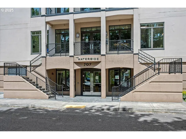 $469,000 | 707 North Hayden Island Drive, Unit 223, Portland, OR 97217