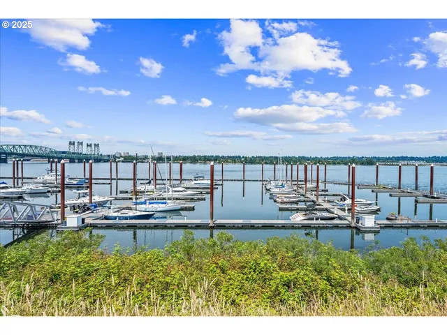 $469,000 | 707 North Hayden Island Drive, Unit 223, Portland, OR 97217