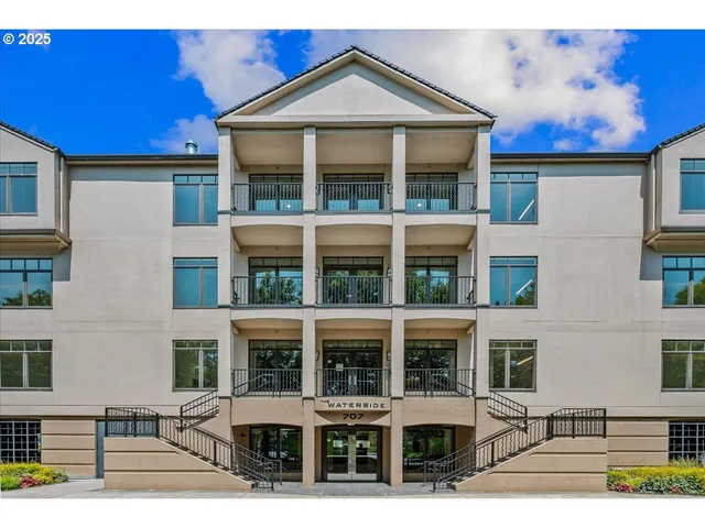 $469,000 | 707 North Hayden Island Drive, Unit 223, Portland, OR 97217