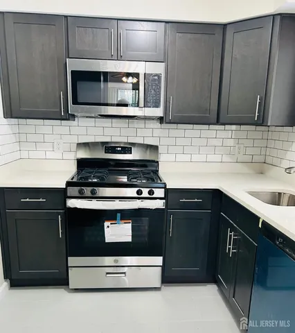 $2,650 | 2501 Lighthouse Lane, Parlin, NJ 08859