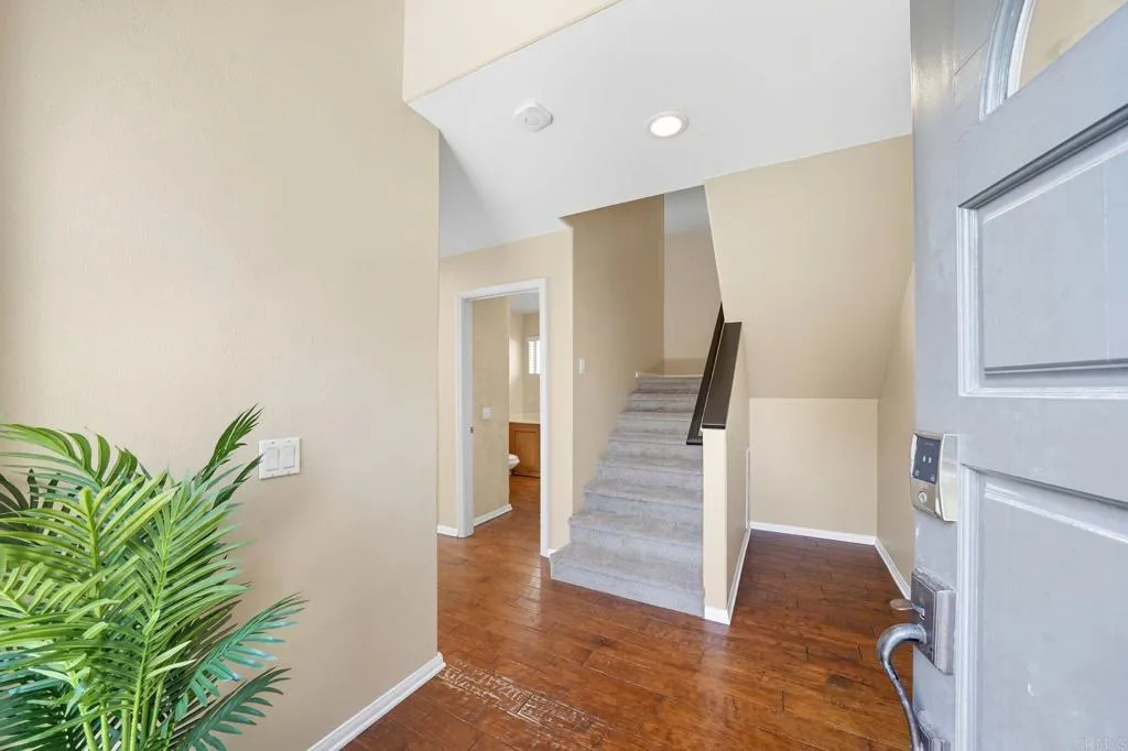 553 Hygeia Avenue Encinitas, CA 92024 - Photo 5 of 54