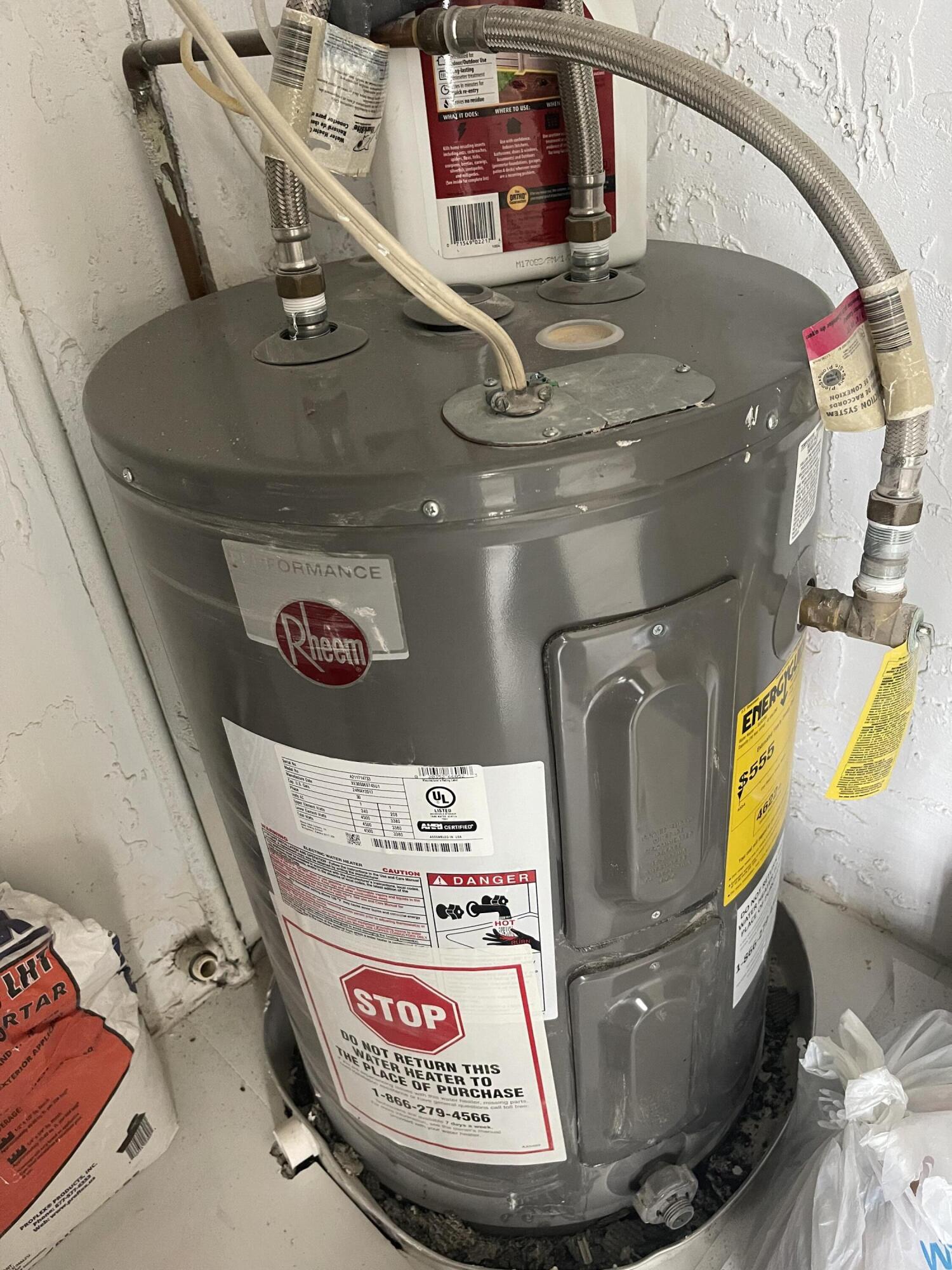 2300 Northeast 1st Lane, Unit 4020 Boynton Beach, FL 33435 - Photo 19 of 20 a utility room with washer and dryer