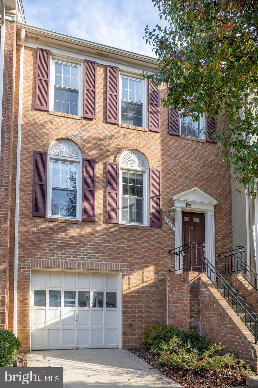 2040 Pieris Court Vienna, VA 22182 - Photo 3 of 41