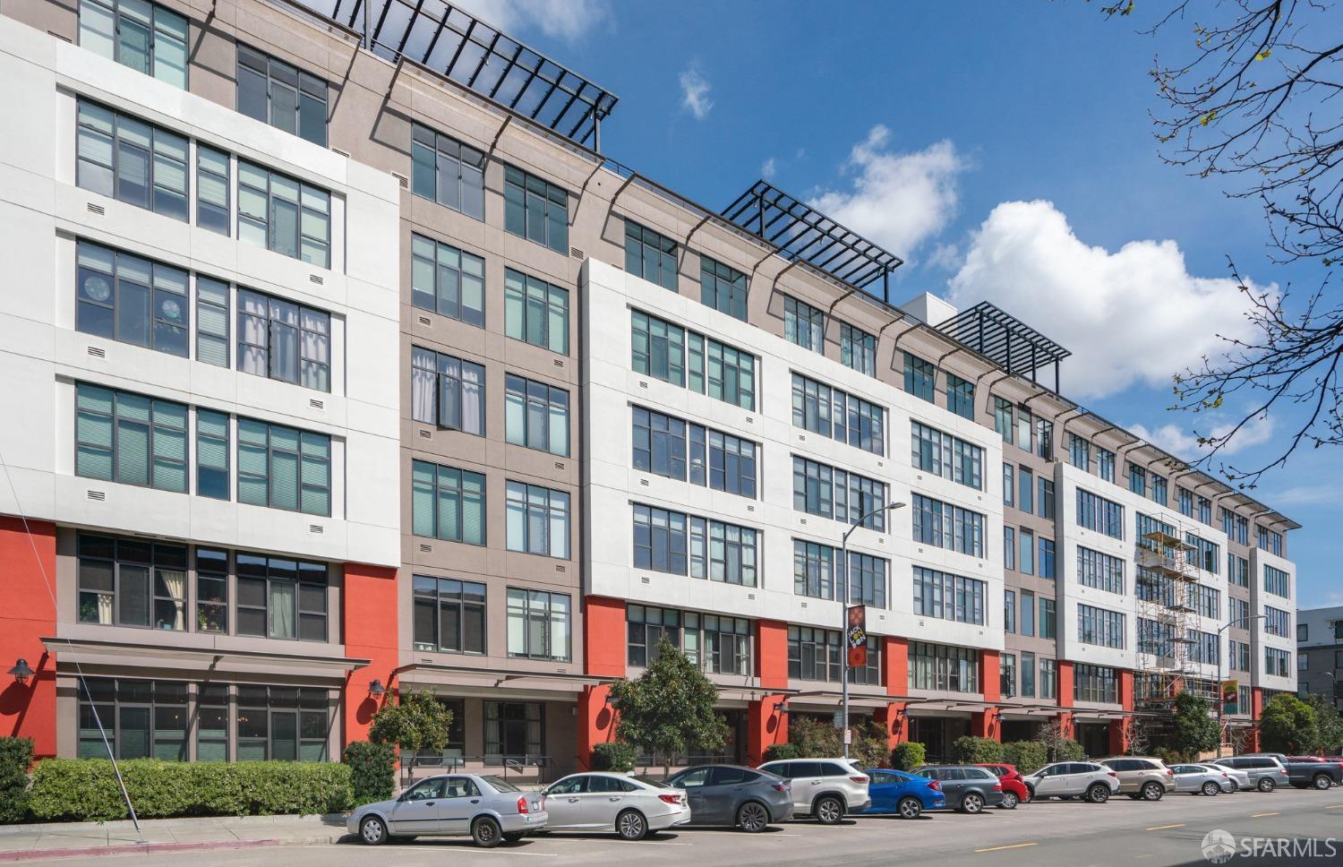 288 3rd Street, Unit 201 Oakland, CA 94607 - Photo 25 of 51 a front view of a building