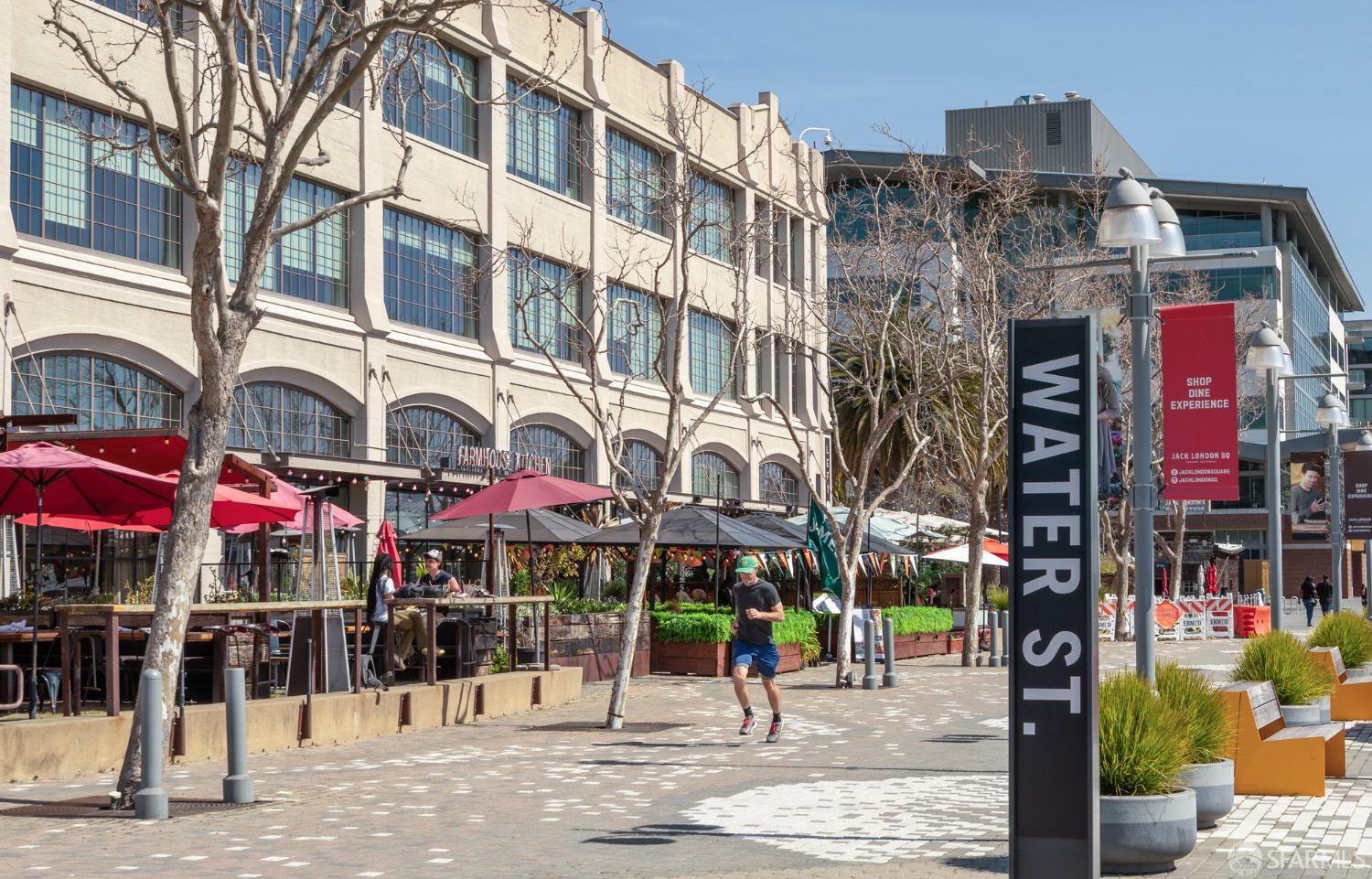 288 3rd Street, Unit 201 Oakland, CA 94607 - Photo 32 of 51 a view of a building with street