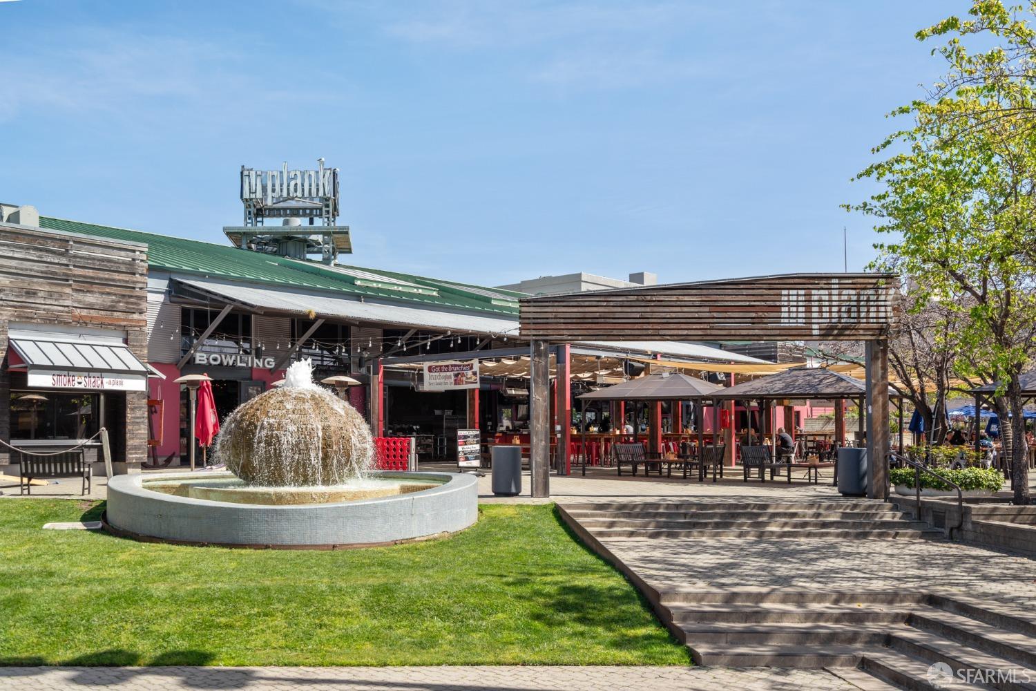 288 3rd Street, Unit 201 Oakland, CA 94607 - Photo 44 of 51 a view of water fountain