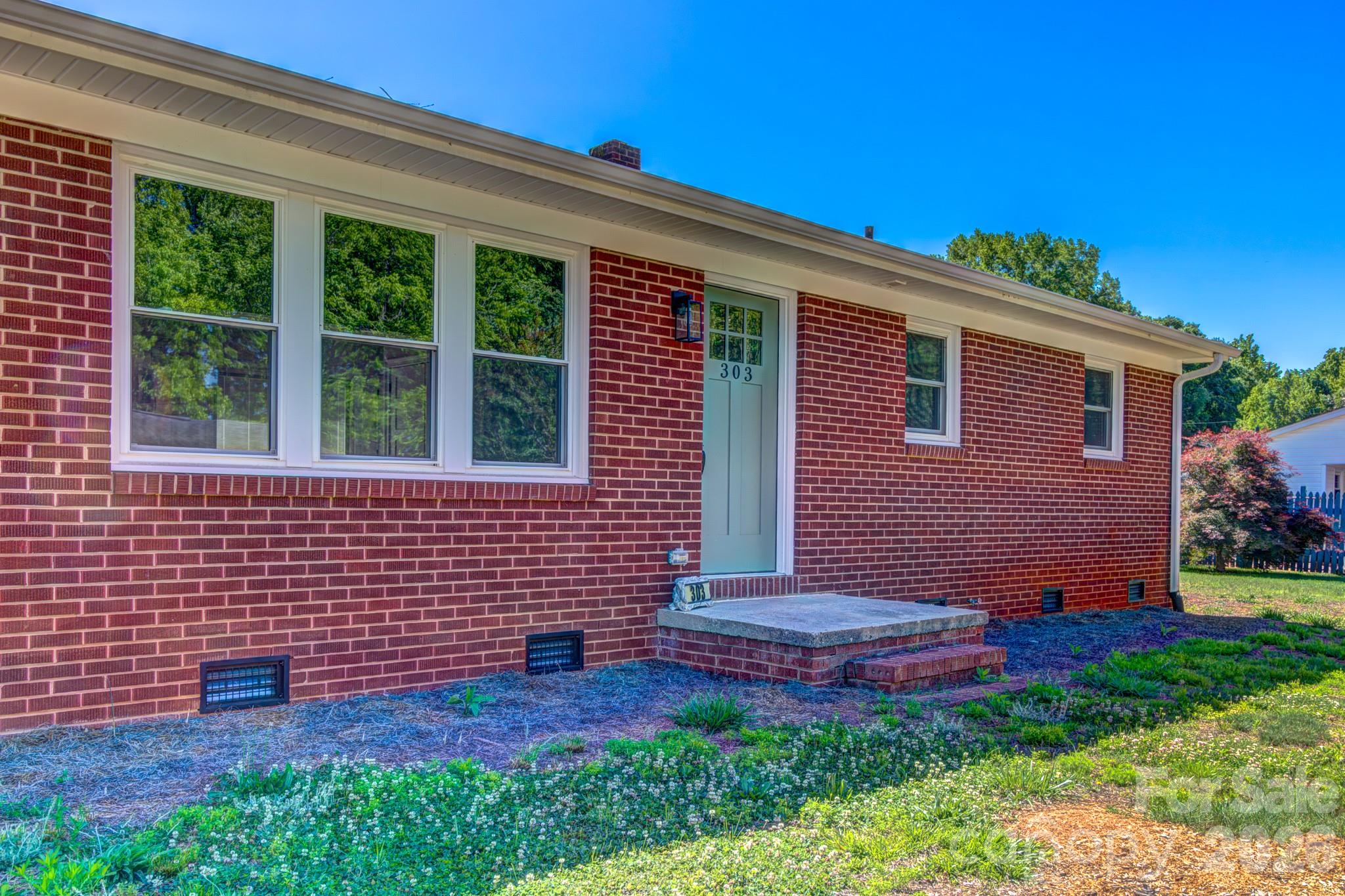 303 Mark Street Cherryville, NC 28021 - Photo 2 of 18