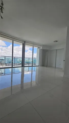 $2,575 | 350 South Miami Avenue, Unit 3215, Miami, FL 33130