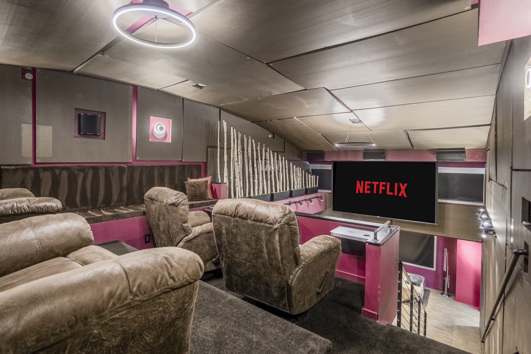 102 Quitman Street, Unit 405 Houston, TX 77009 - Photo 35 of 46 a living room with furniture