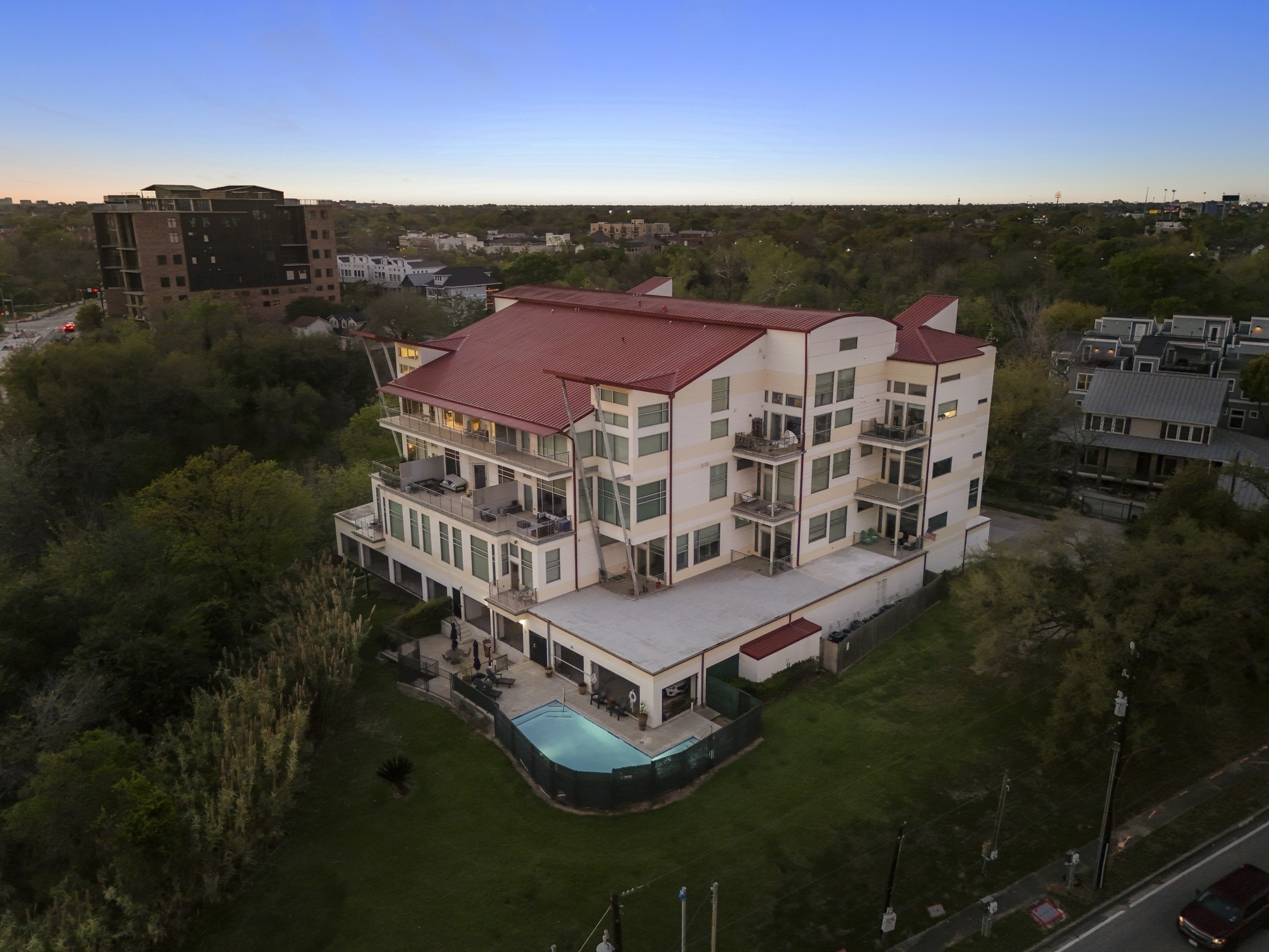 102 Quitman Street, Unit 405 Houston, TX 77009 - Photo 46 of 46 a view of a balcony with a garden