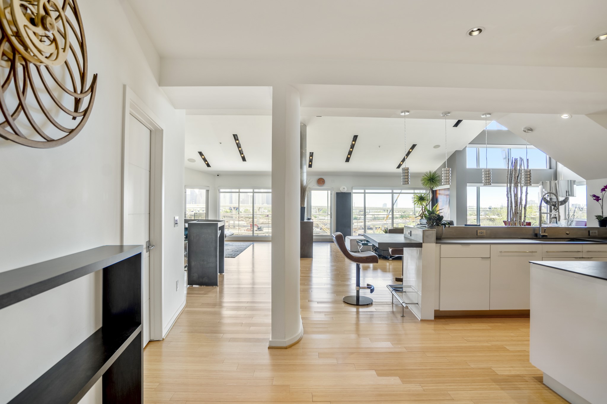 102 Quitman Street, Unit 405 Houston, TX 77009 - Photo 7 of 46 a view of a kitchen and dining room
