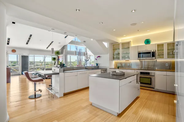 $1,500,000 | 102 Quitman Street, Unit 405, Houston, TX 77009