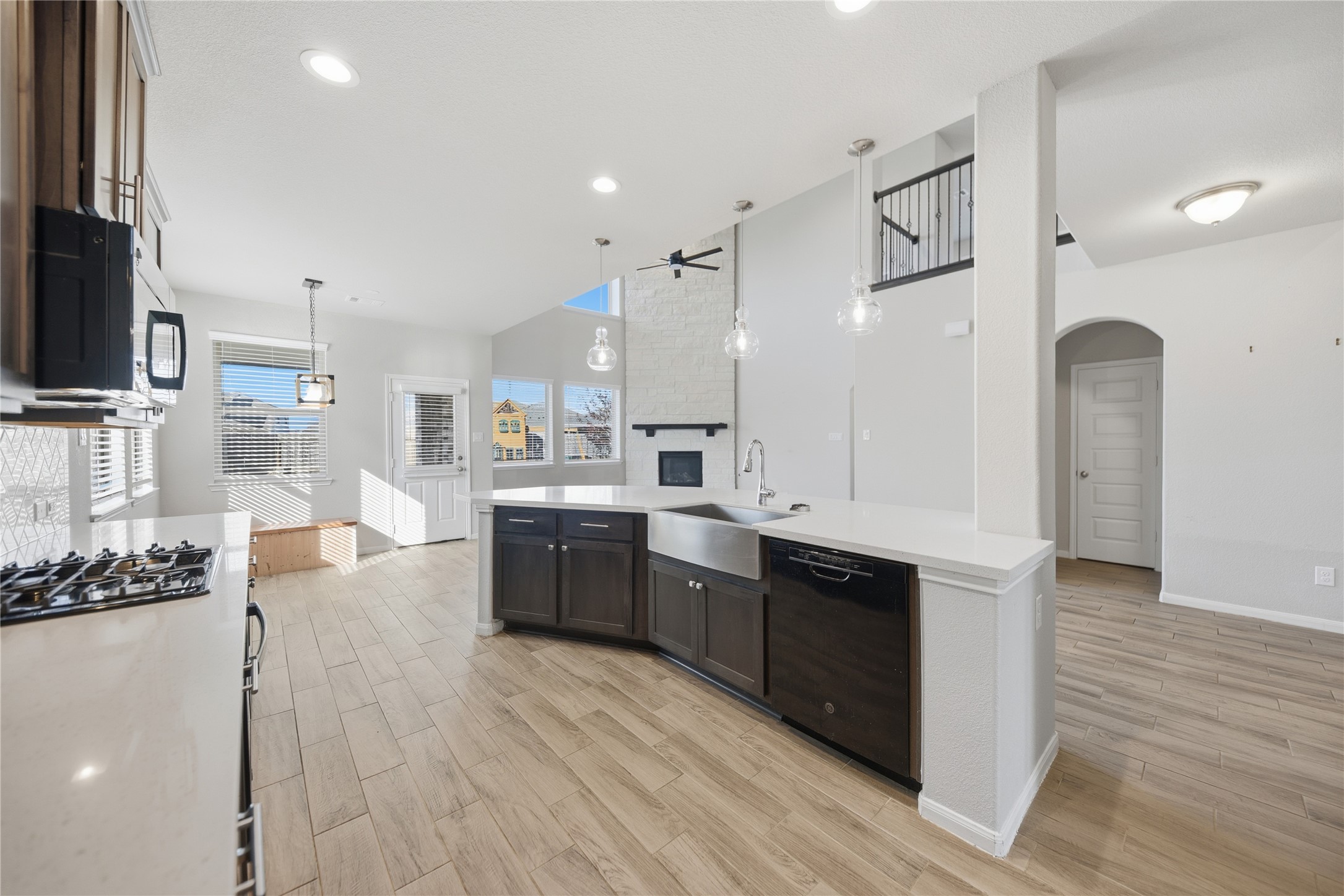 4316 Mocking Run Lane Dickinson, TX 77539 - Photo 11 of 24 Kitchen