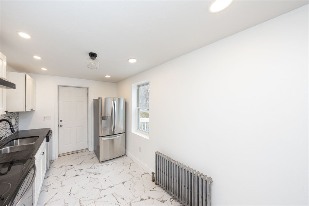 19 Assabet Lane Worcester, MA 01602 - Photo 6 of 38