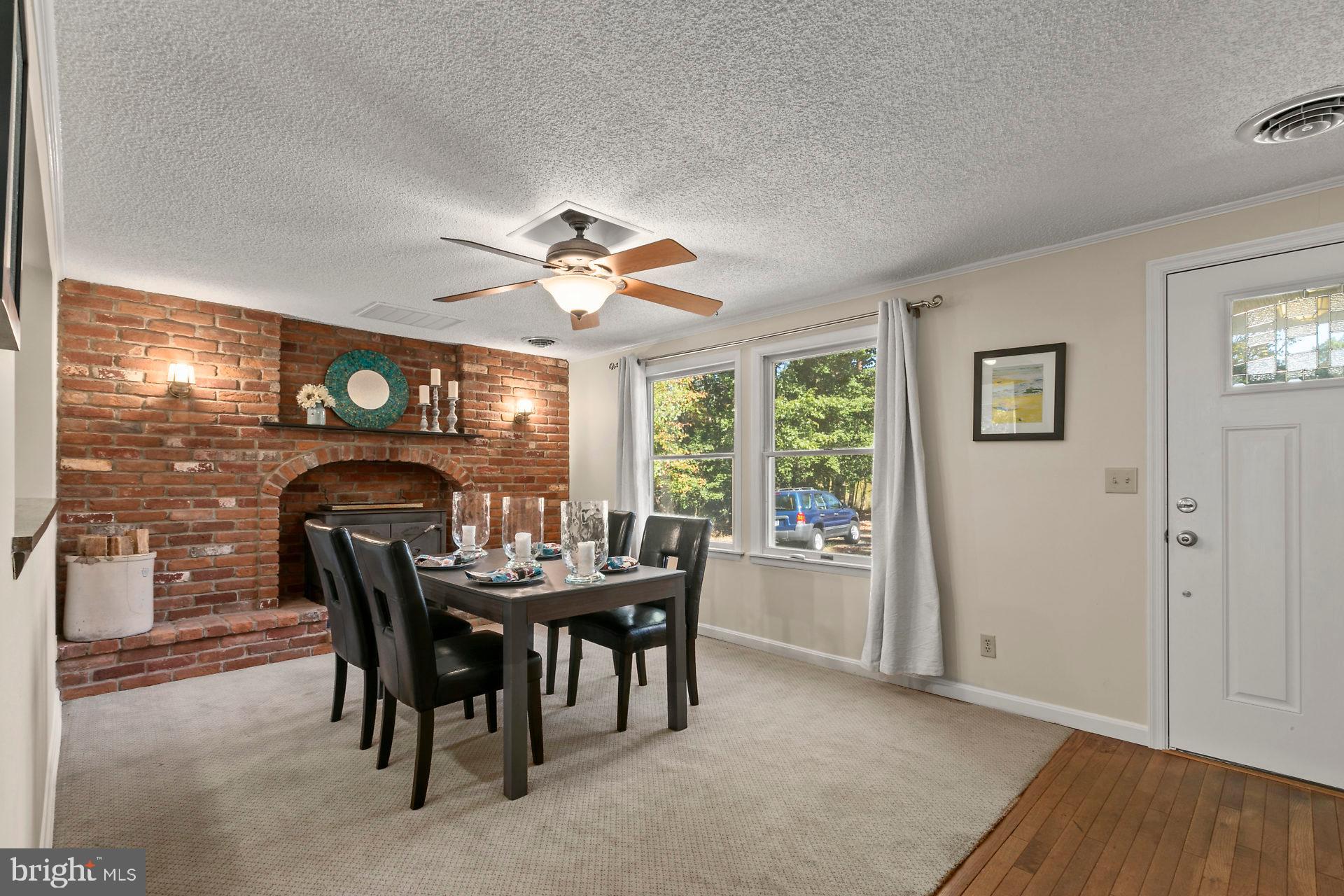 18515 Three Notch Road Lexington Park, MD 20653 - Photo 5 of 34 Walk in to Cozy Warmth and Bright Space