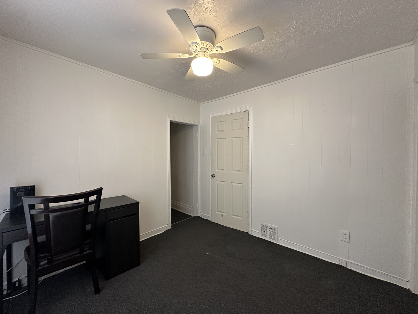 7710 South Ada Street, Unit 2 Chicago, IL 60620 - Photo 5 of 10 a view of workspace with cabinet