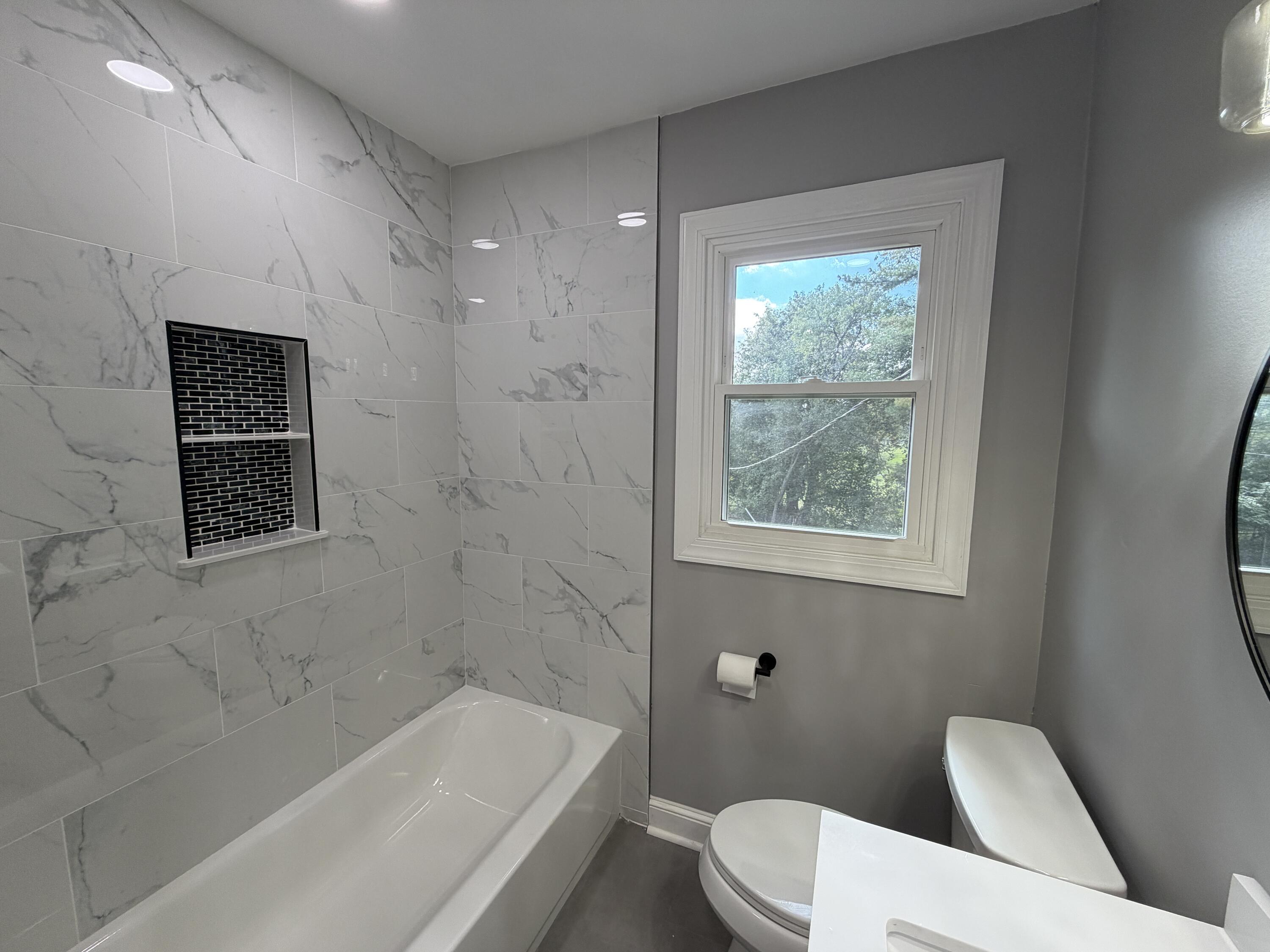 3442 Kershaw Road Northwest Roanoke, VA 24017 - Photo 11 of 29 Main bathroom