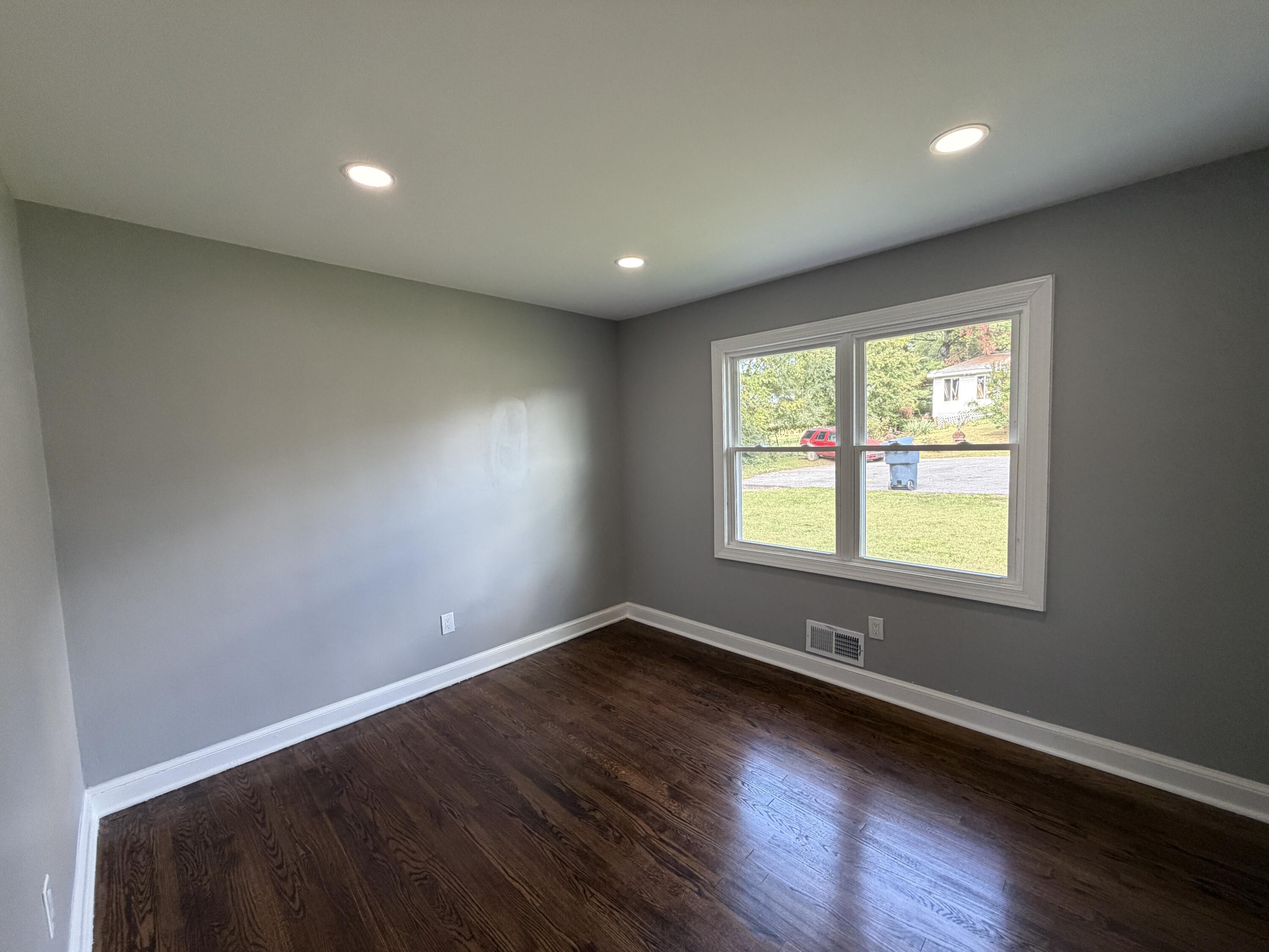 3442 Kershaw Road Northwest Roanoke, VA 24017 - Photo 13 of 29 Spare bedroom