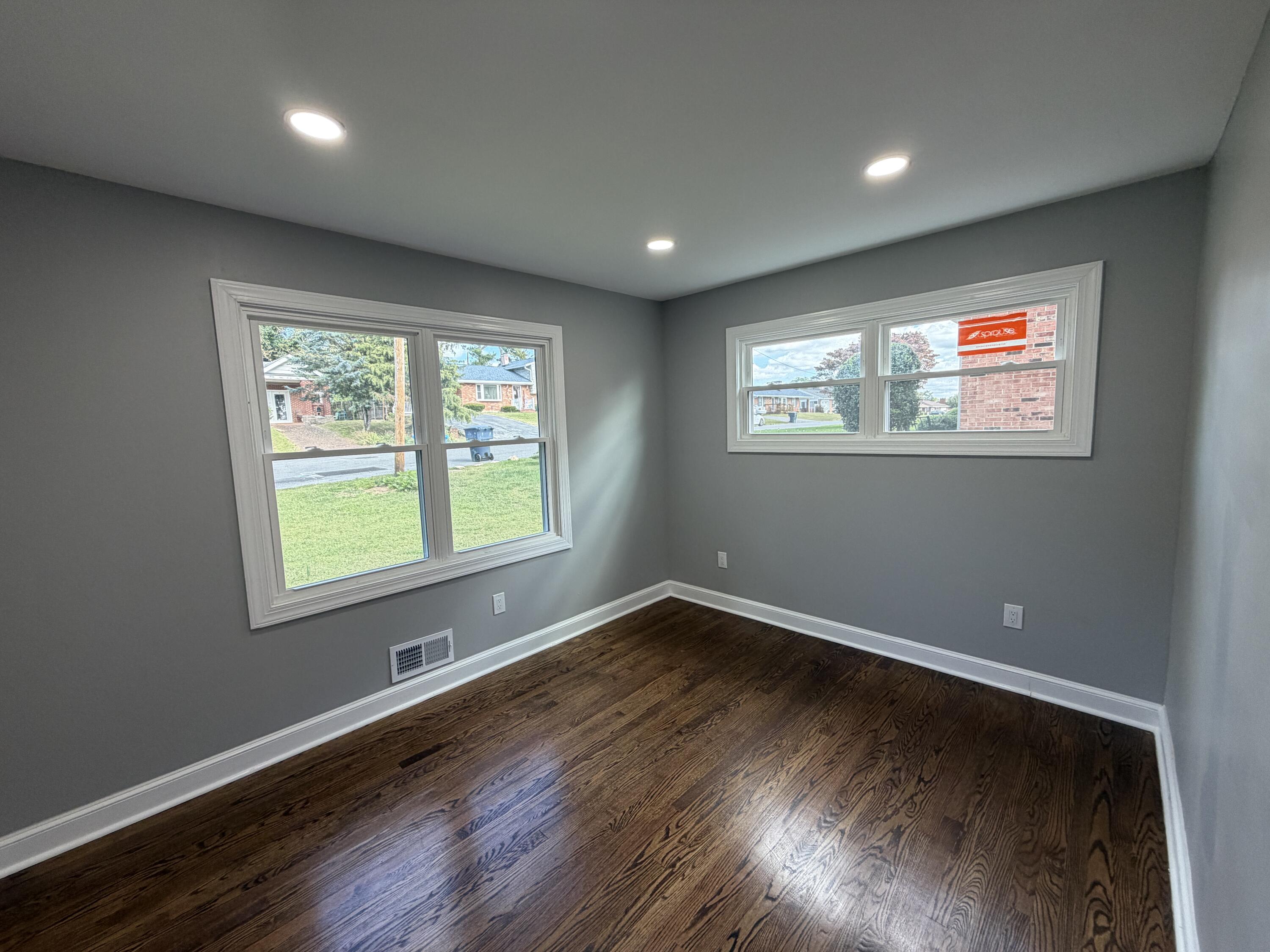 3442 Kershaw Road Northwest Roanoke, VA 24017 - Photo 14 of 29 Spare bedroom