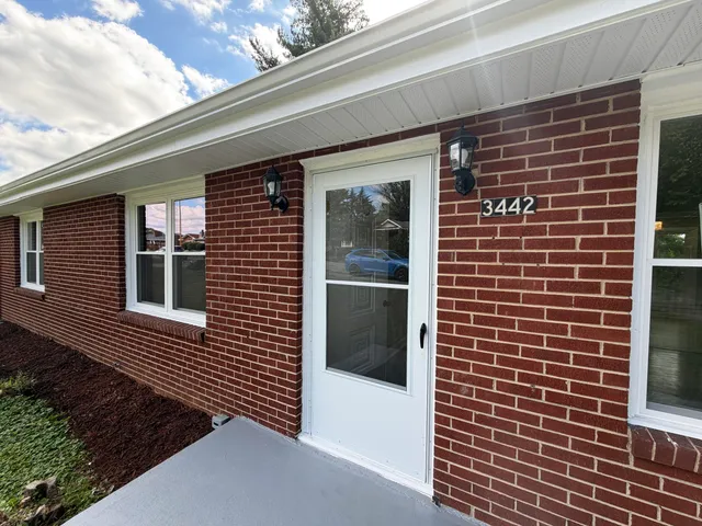 $359,000 | 3442 Kershaw Road Northwest, Roanoke, VA 24017