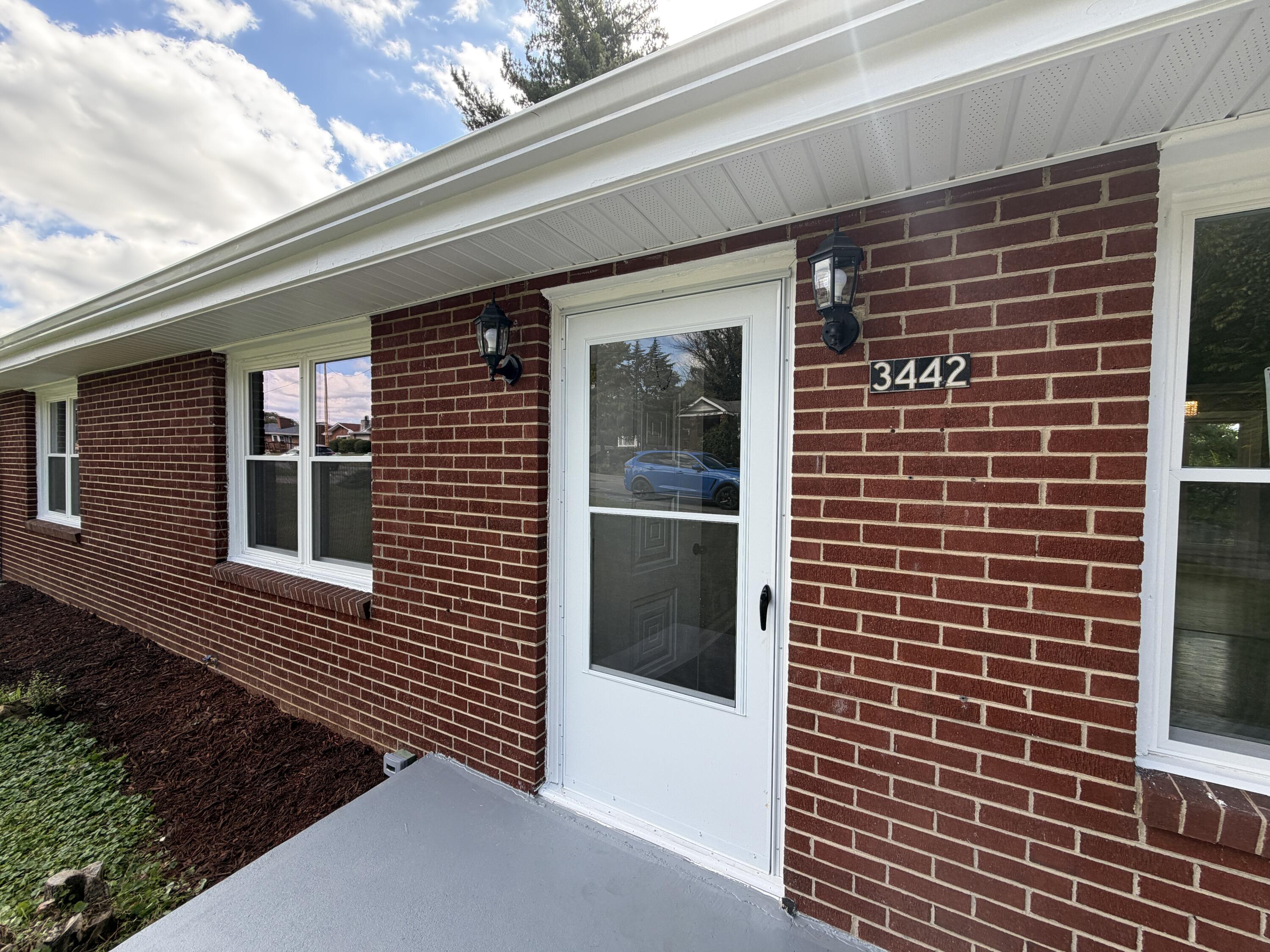 3442 Kershaw Road Northwest Roanoke, VA 24017 - Photo 3 of 29 3442 Kershaw