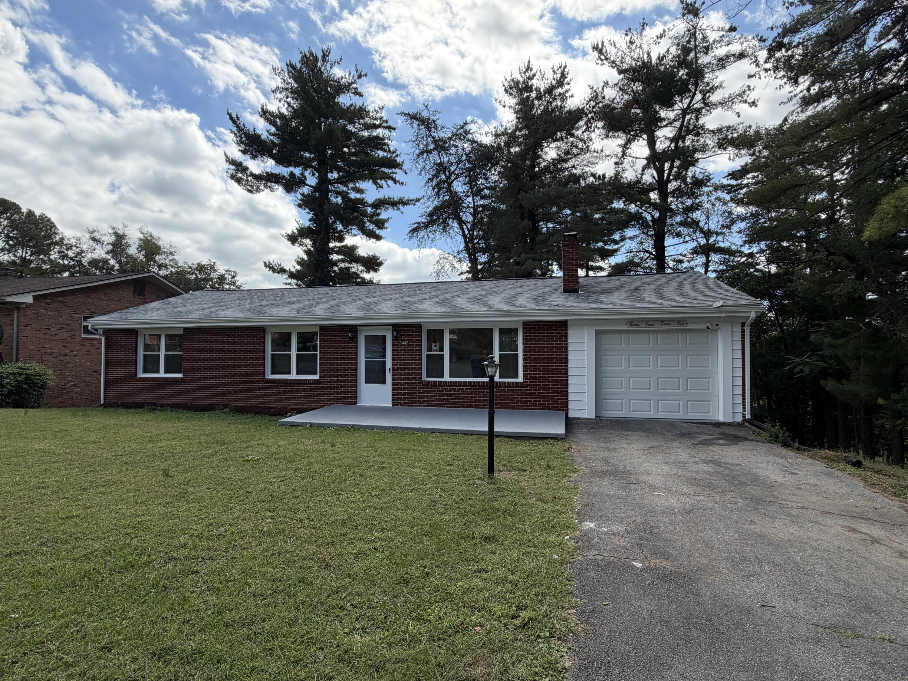 3442 Kershaw Road Northwest Roanoke, VA 24017 - Photo 4 of 29 3442 Kershaw