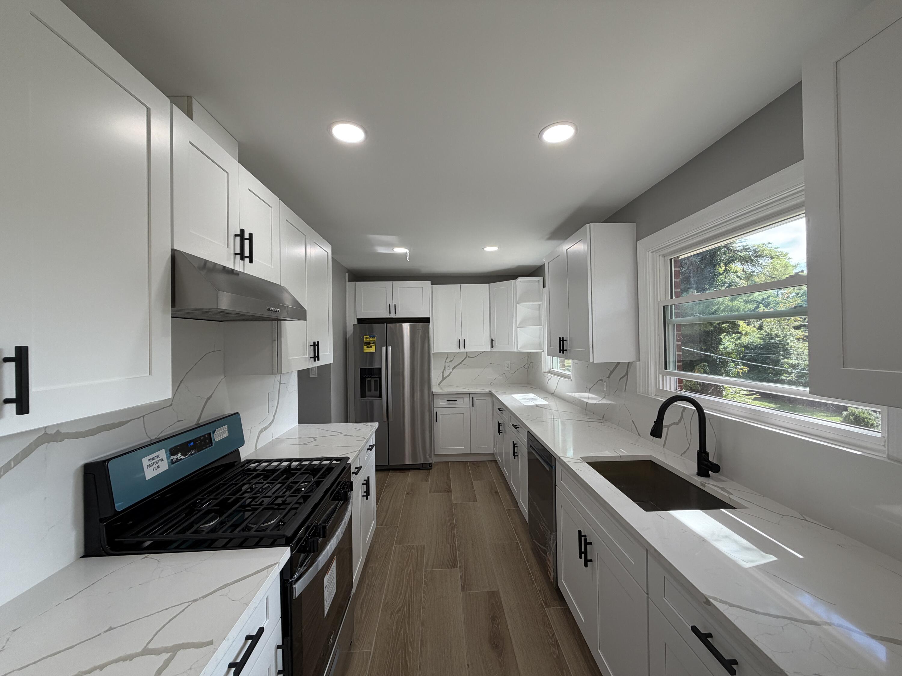 3442 Kershaw Road Northwest Roanoke, VA 24017 - Photo 5 of 29 IMG_7678