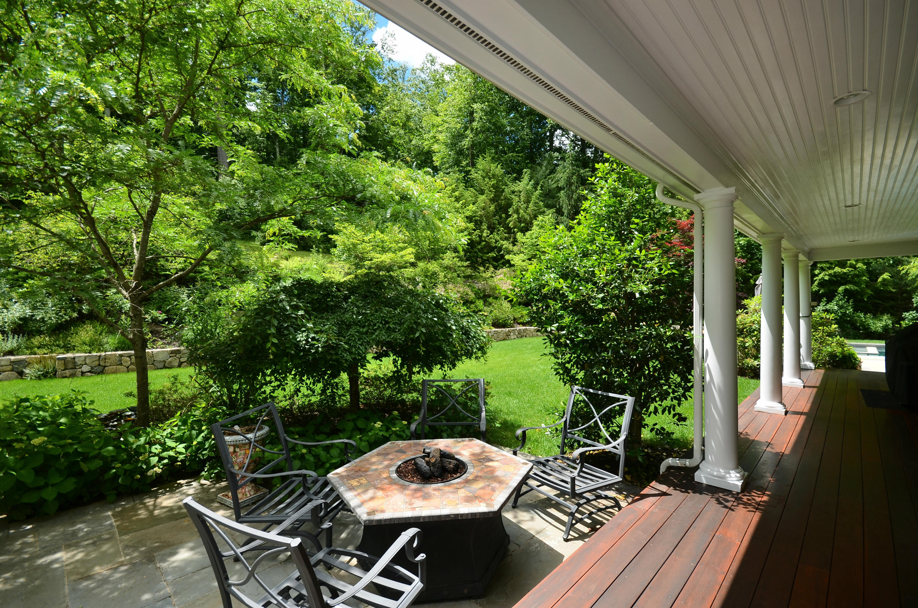 658 Valley Road New Canaan, CT 06840 - Photo 7 of 23