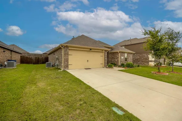 $1,900 | 1010 Branding Iron Lane, Princeton, TX 75407