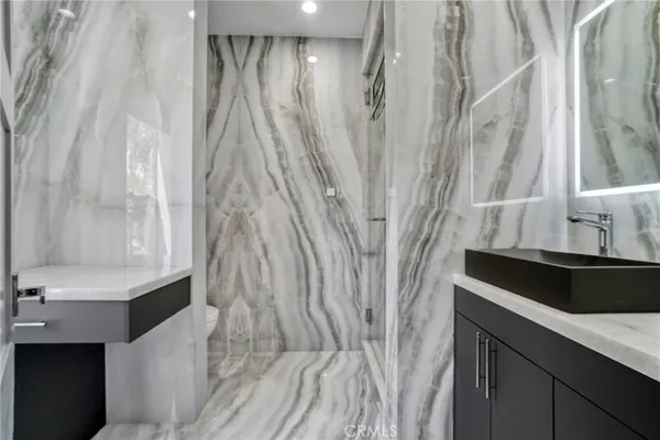 $799,000 | 14347 Albers Street, Unit 207, Sherman Oaks, CA 91401