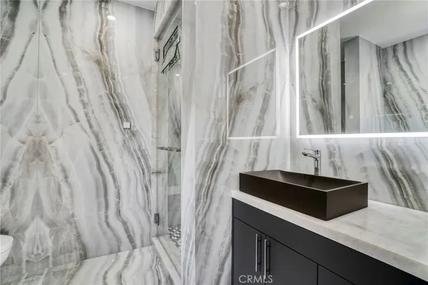 $799,000 | 14347 Albers Street, Unit 207, Sherman Oaks, CA 91401