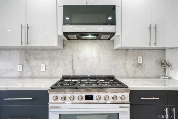 $799,000 | 14347 Albers Street, Unit 207, Sherman Oaks, CA 91401