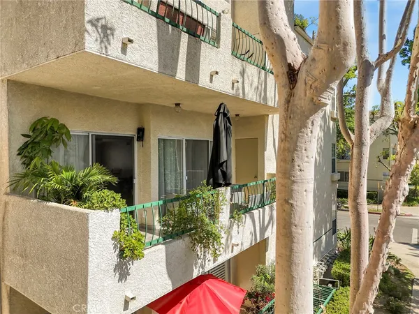 $799,000 | 14347 Albers Street, Unit 207, Sherman Oaks, CA 91401