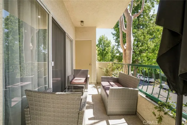 $799,000 | 14347 Albers Street, Unit 207, Sherman Oaks, CA 91401