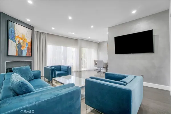 $799,000 | 14347 Albers Street, Unit 207, Sherman Oaks, CA 91401