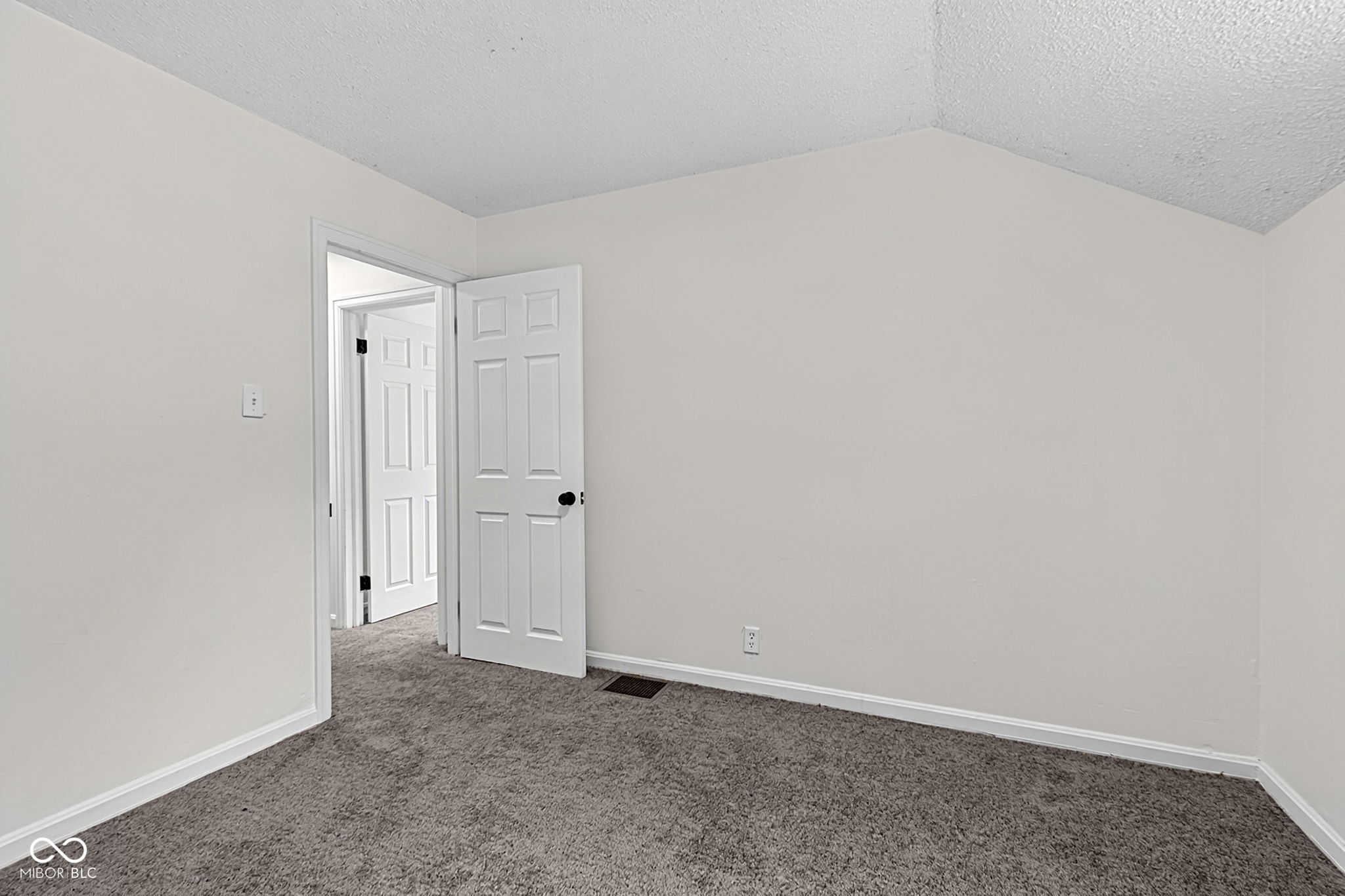 4125 Clarendon Road Indianapolis, IN 46208 - Photo 32 of 53 Gallery Image 32
