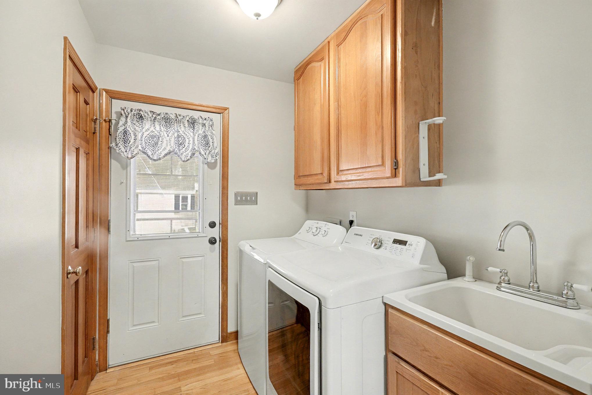 259 Hawkins Farm Road Bumpass, VA 23024 - Photo 7 of 24 a bathroom with a sink and a mirror