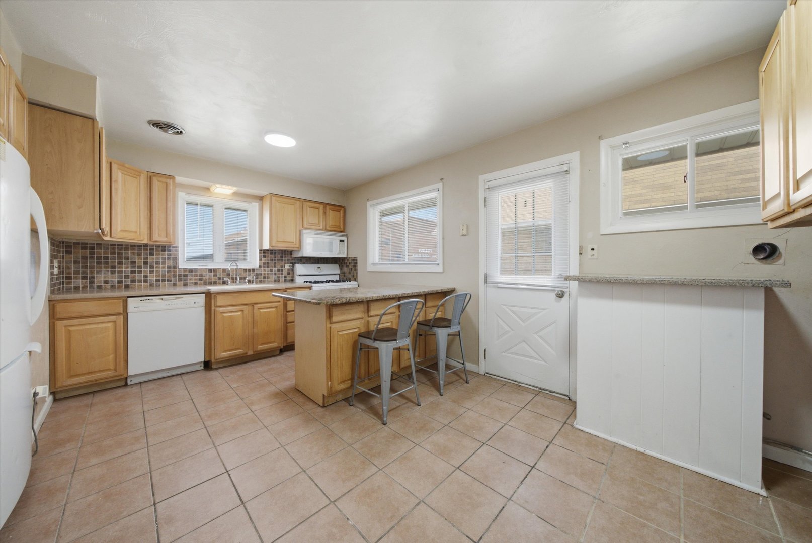 8404 45th Street Lyons, IL 60534 - Photo 9 of 26