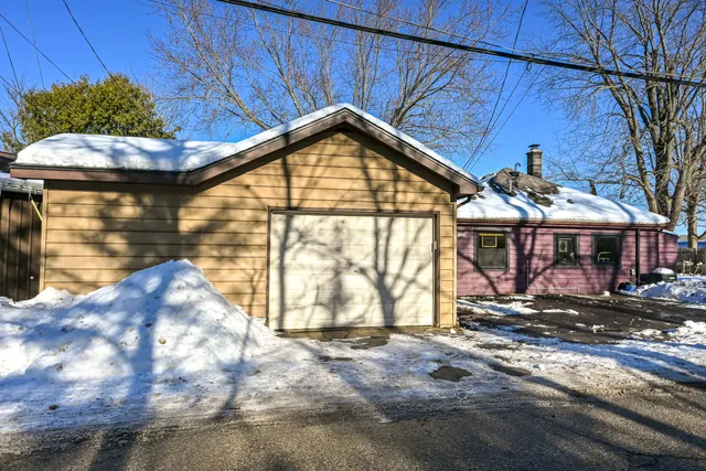 $369,900 | 5040 Lakeview Avenue, Richfield, WI 53033