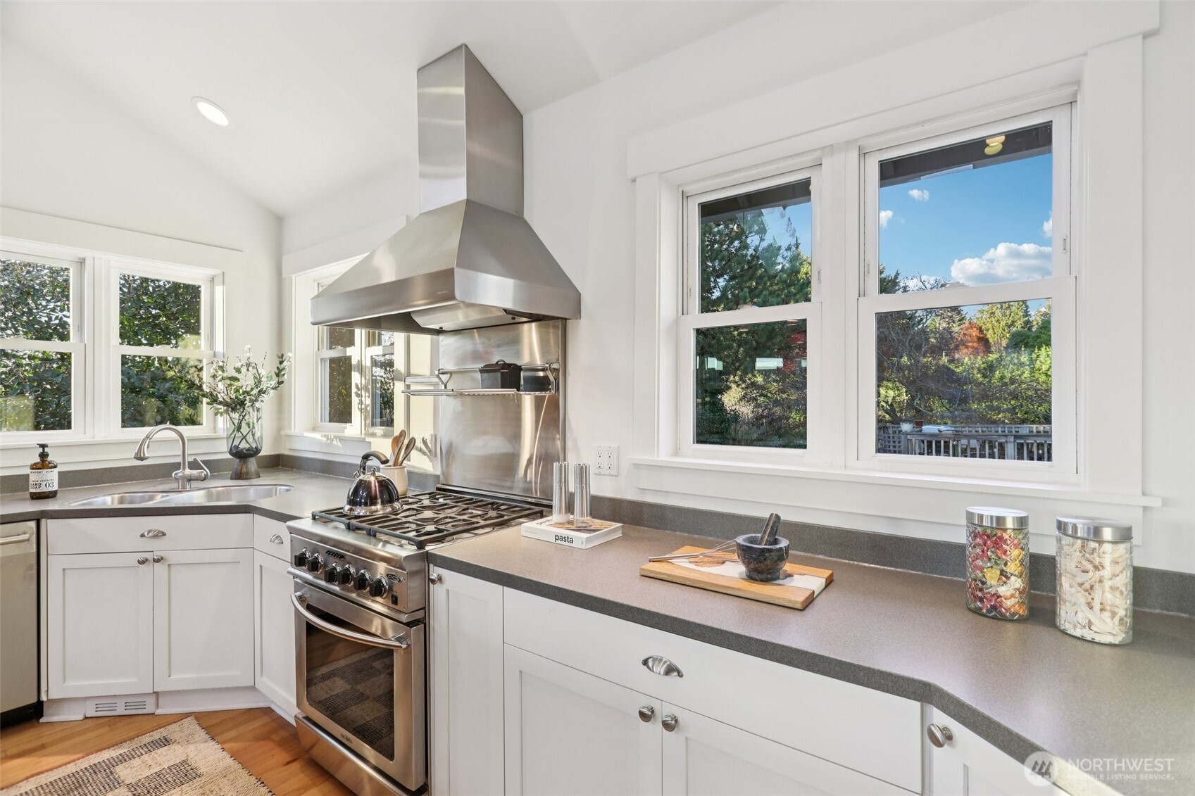 6709 2nd Avenue Northwest Seattle, WA 98117 - Photo 10 of 37