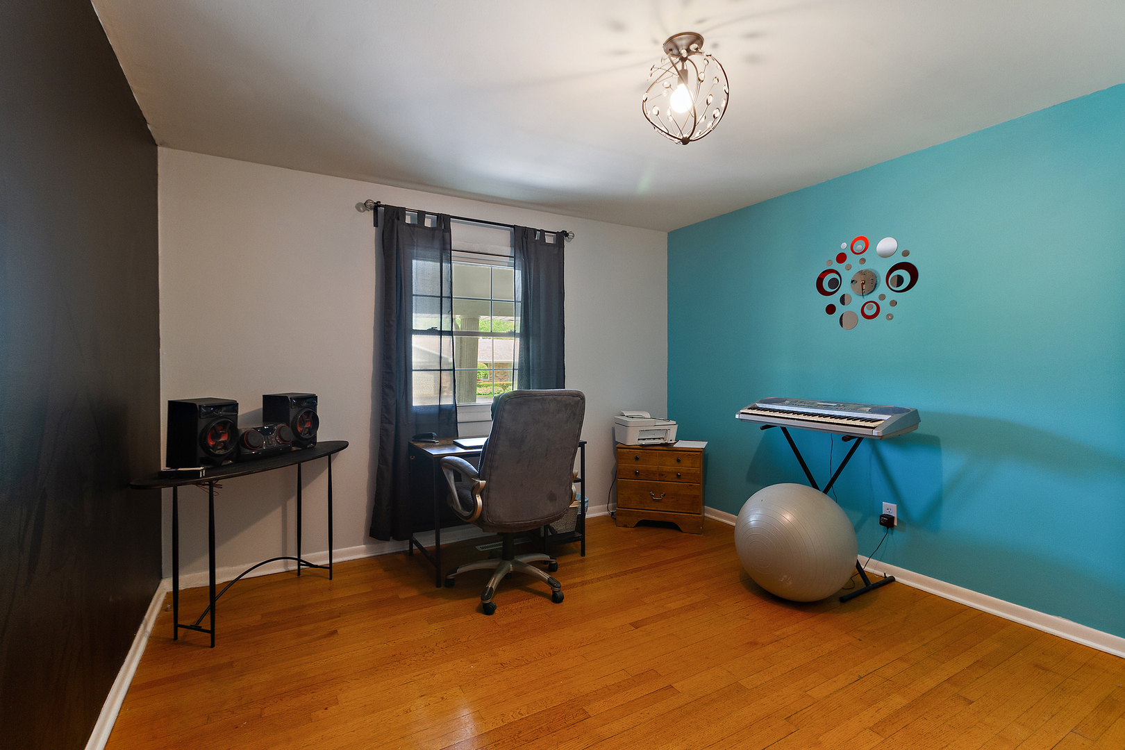 6152 East 250th Road South St. Anne, IL 60964 - Photo 17 of 33 a workspace with furniture and window