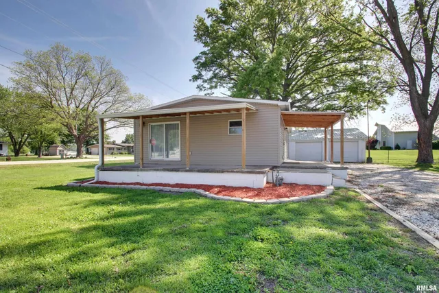 $98,499 | 110 South East Street, Hull, IL 62343