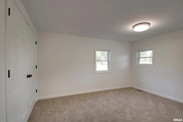 $98,499 | 110 South East Street, Hull, IL 62343