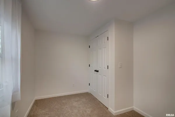 $93,499 | 110 South East Street, Hull, IL 62343