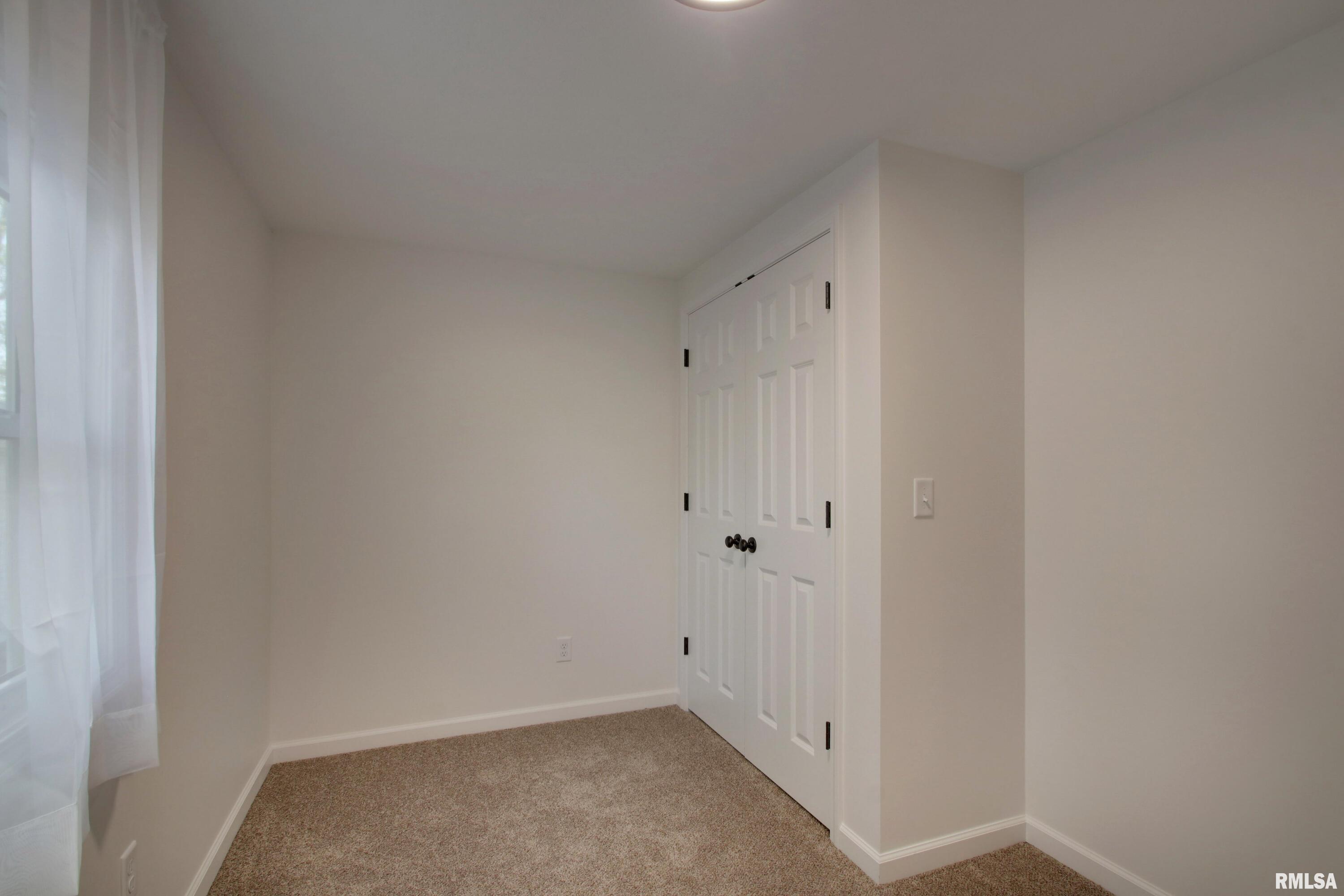 110 South East Street Hull, IL 62343 - Photo 14 of 26