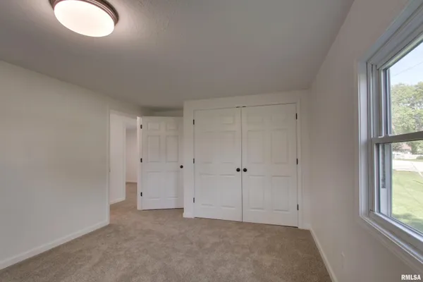$93,499 | 110 South East Street, Hull, IL 62343