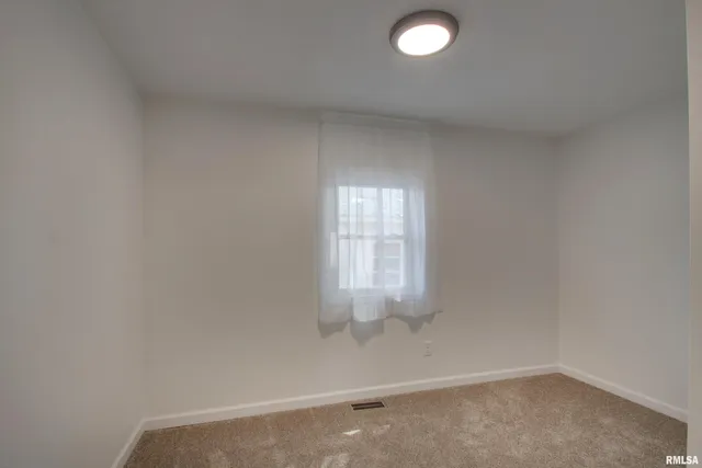 $98,499 | 110 South East Street, Hull, IL 62343