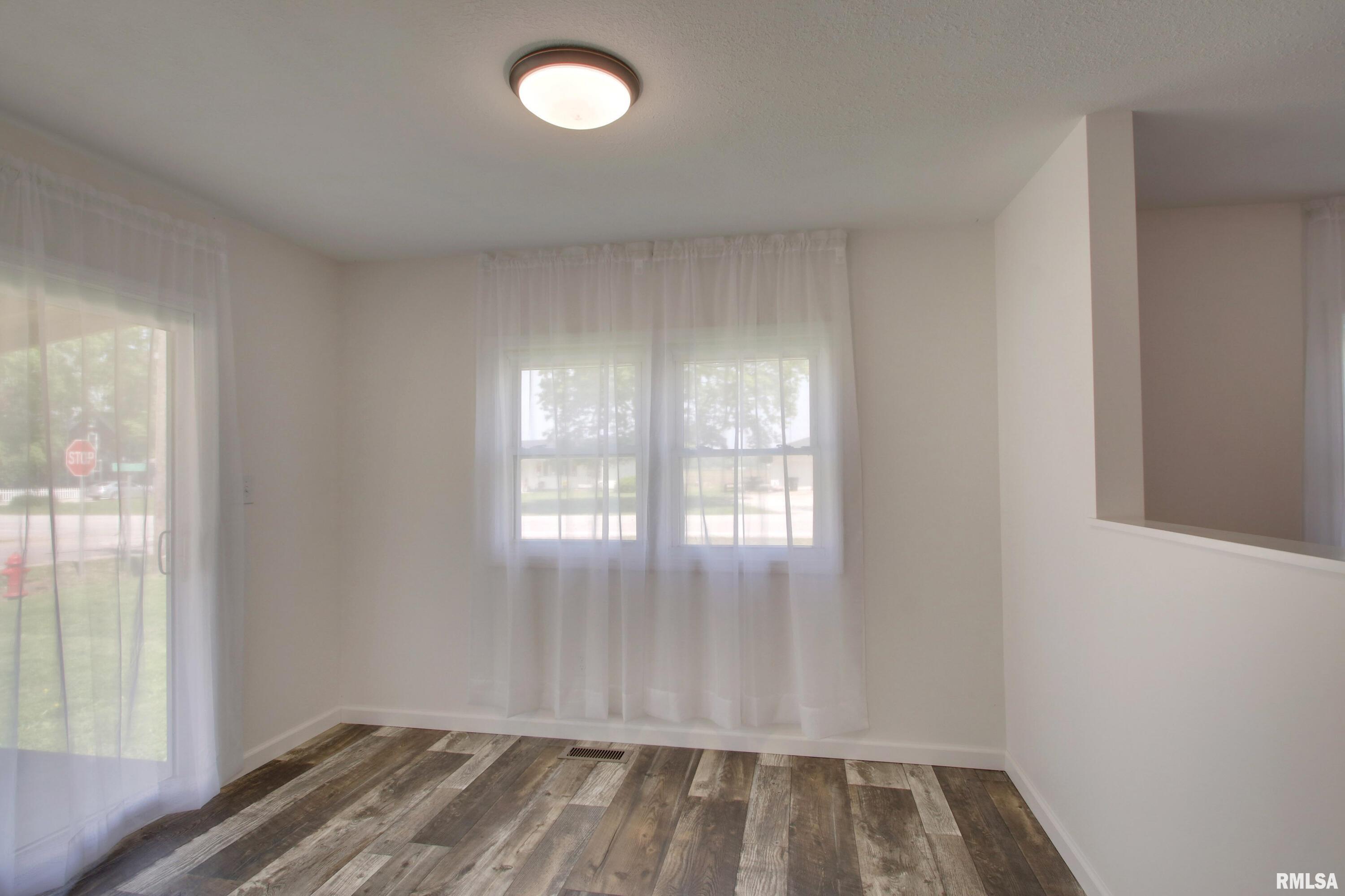 110 South East Street Hull, IL 62343 - Photo 19 of 26