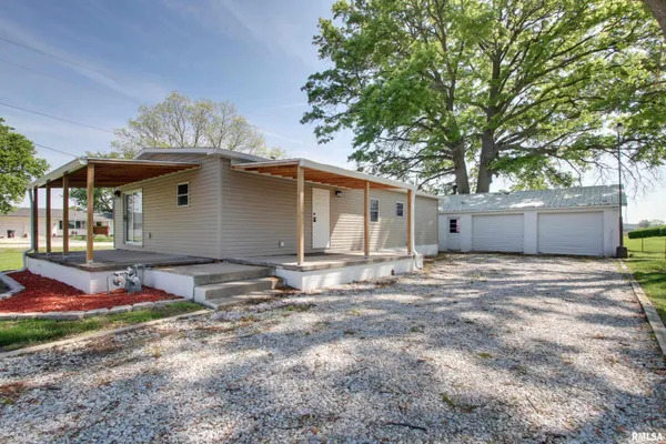 $93,499 | 110 South East Street, Hull, IL 62343